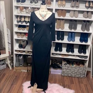 Gorgeous long sleeve v neck maternity dress